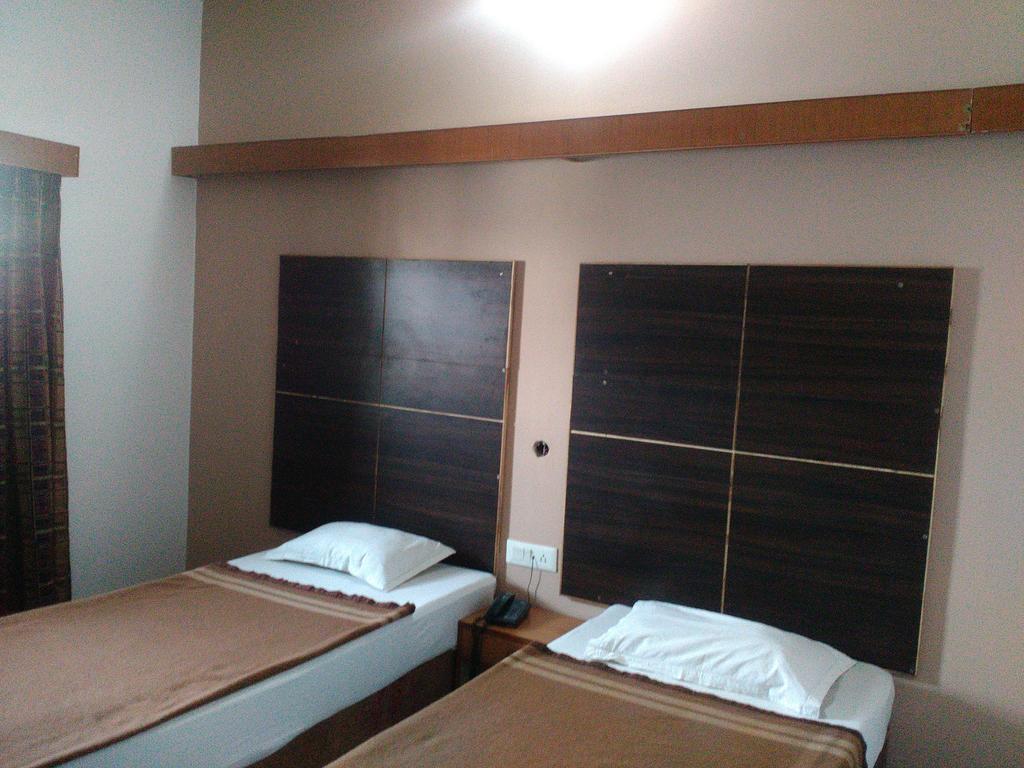 Hotel Ajaya Варанасі Номер фото