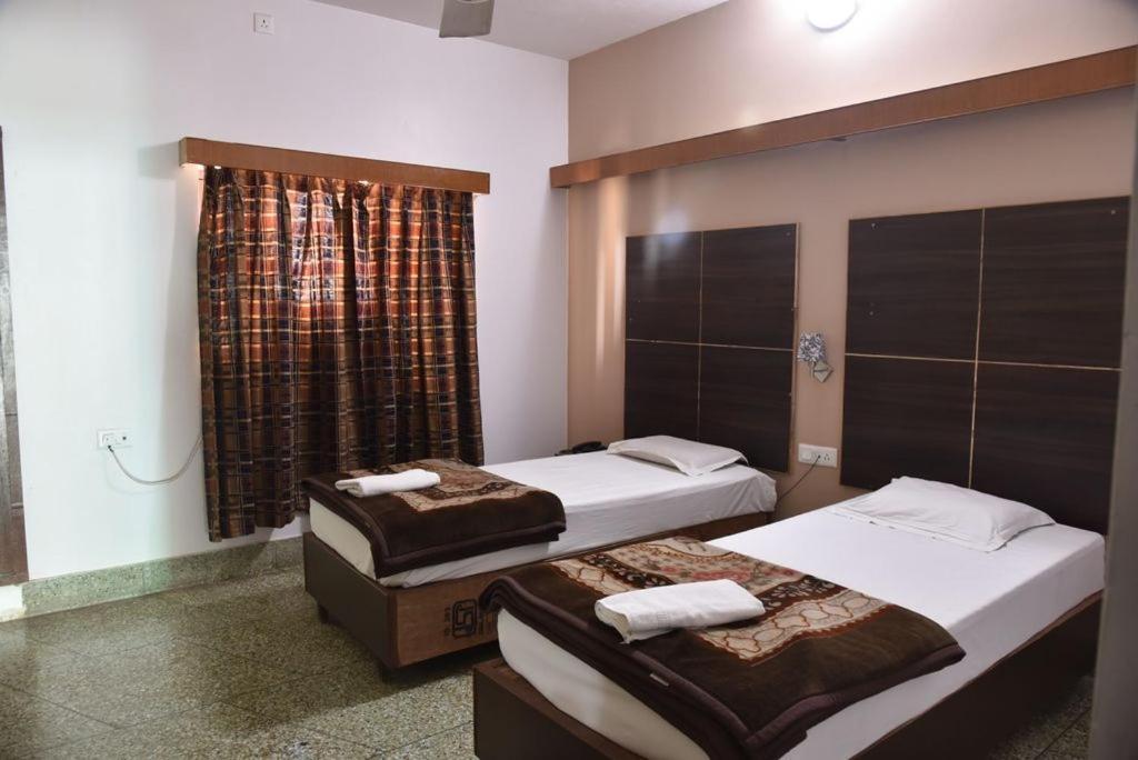 Hotel Ajaya Варанасі Екстер'єр фото